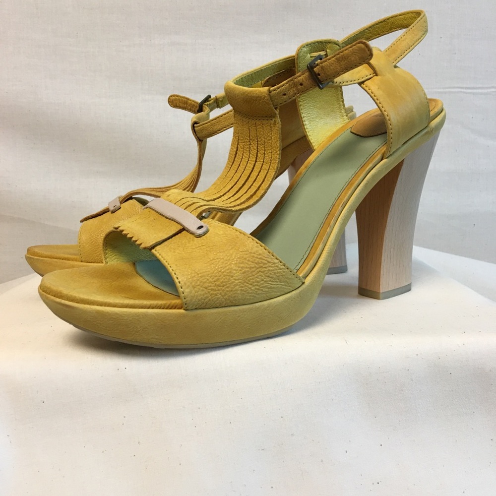 Camper ankle strap platform Heel - Size 10 -Yellow